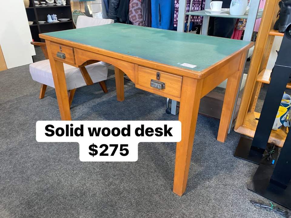 ☀️Happy Thursday☀️ Beautiful pieces fresh on the shop floor today! 🛍️Come have a browse! 🛍️ 321 Fraser street, Tauranga Open - Tuesday- Saturday 8:30-4 Closed - Sunday & Monday 📦🚛 We need your donations! Call us on 07 5710775 or email us at admin@bridgeoutreach.org.nz and get booked in for a FREE donation pick up!