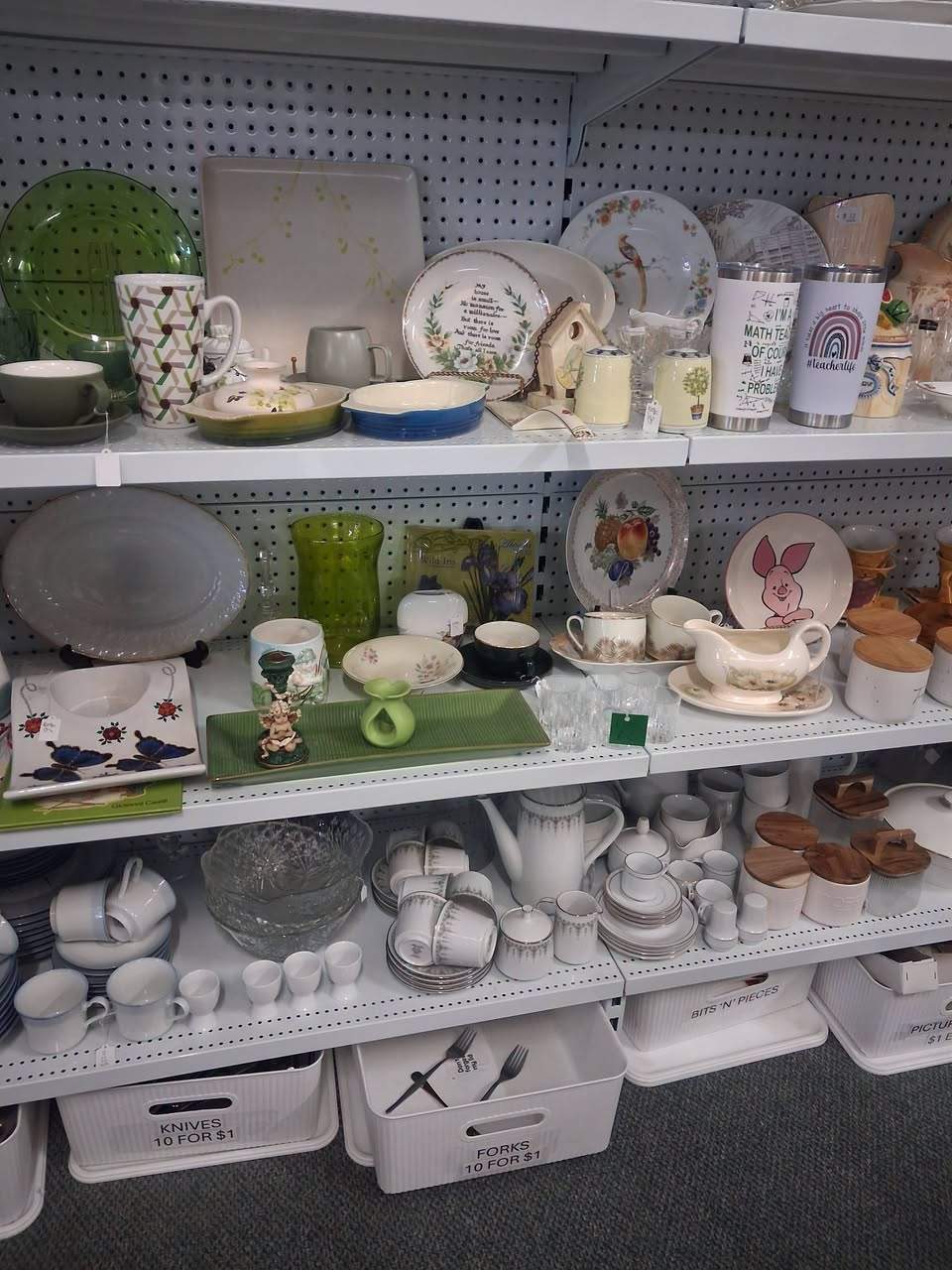 Welcome to another week at Mother Hubbard's Cupboard..
Lots of new and exciting treasures to rummage through..
Dinner sets, cup and saucer sets and clear and coloured glassware all half price until Saturday..
We will also be doing our 30 minute sales during the day so come in and grab your treasures..