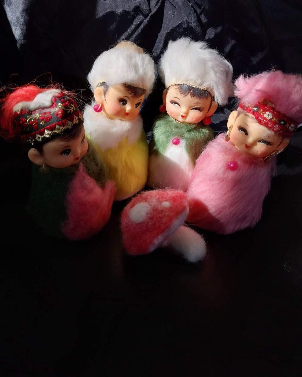 Wednesday s finds @ The Charity Corner
Vintage Goodies
Pop on in and take a look
Open 7 days , on Dominion Road , Mount Roskill
If you are interested in any of the items shown , Please contact the  shop directly  by PHONE
        09 620 0399
                The Charity Corner
Supporting those living with ME/ Chronic Fatigue Syndrome & Fibromyalgia
1484 Dominion Road
Mt Roskill
At the roundabout with Richardson Road     Mon - Fri 10 - 5
Sat           10 - 4
Sun          11 - 3
PH 09 620 0399