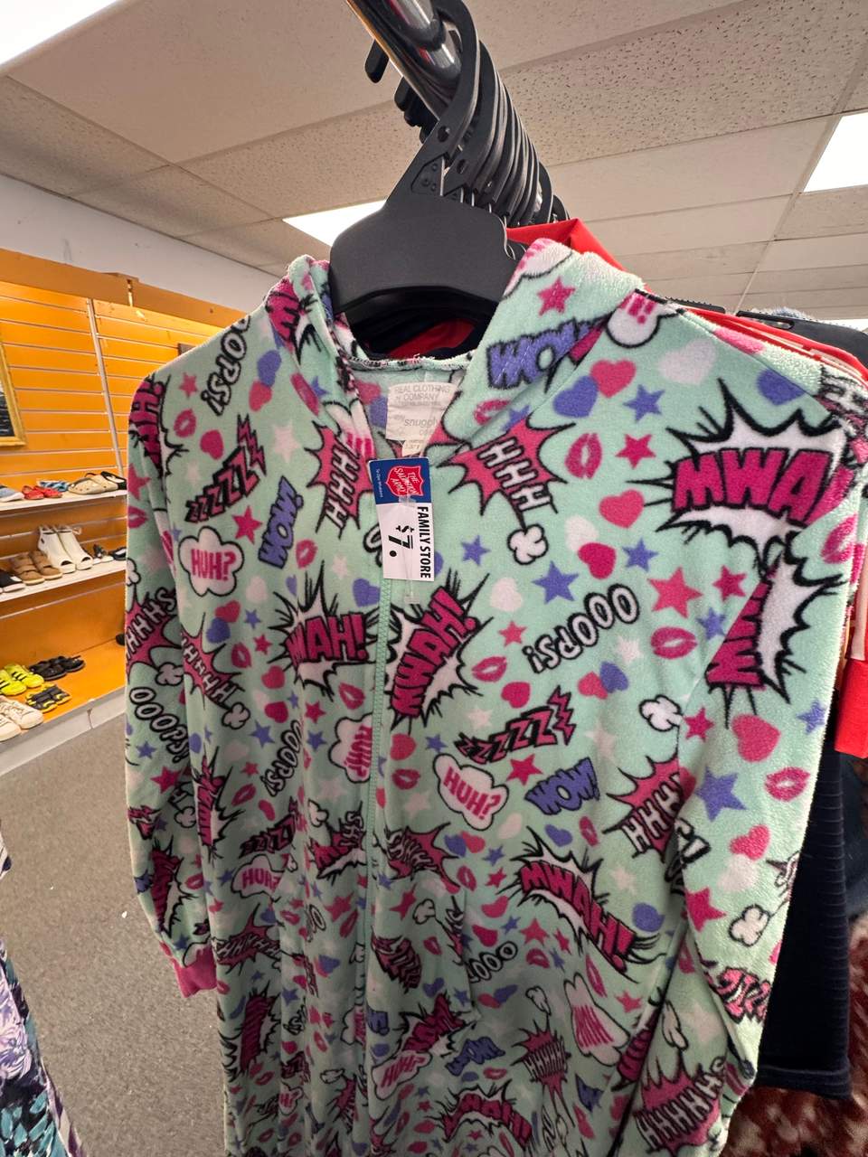 Prices here are really approachable and there’s good turnover and gems to be found, it’s my fave in Papakura. Treasures I didn’t buy yesterday….