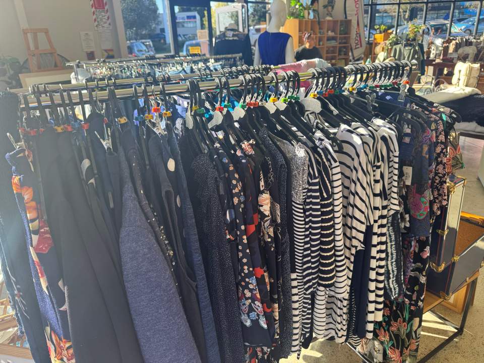 Interesting stuff spotted today: whole racks of new clearout jerseys. They organise by colour and have size coathangers, so it’s a really lovely shopping experience. Prices reasonable