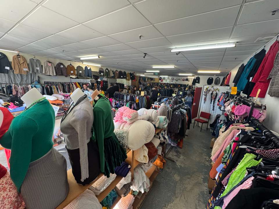Huge store inside, so much on racks you really gotta fossick but the prices are standardised and cheap as so it’s worth the effort. Half price sale last Sat of ev month