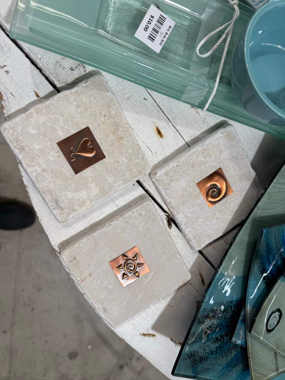 High quality esp in artwork, bric’a’brac and clothes, good prices.