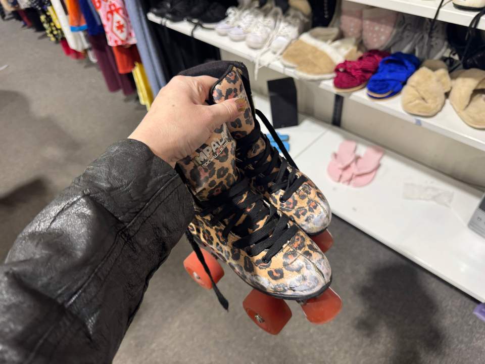 The leopard roller skates are still someone’s to find! This store is great for ladies & kids clothes, art, furniture. Cathedral Cove canvas is really premium I’m surprised it’s not sold in a month