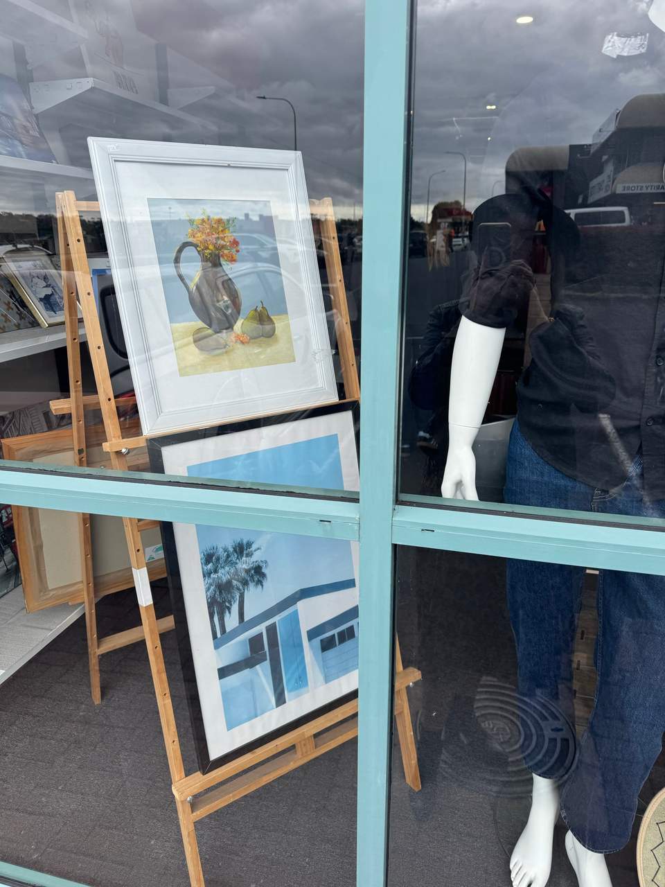 The leopard roller skates are still someone’s to find! This store is great for ladies & kids clothes, art, furniture. Cathedral Cove canvas is really premium I’m surprised it’s not sold in a month