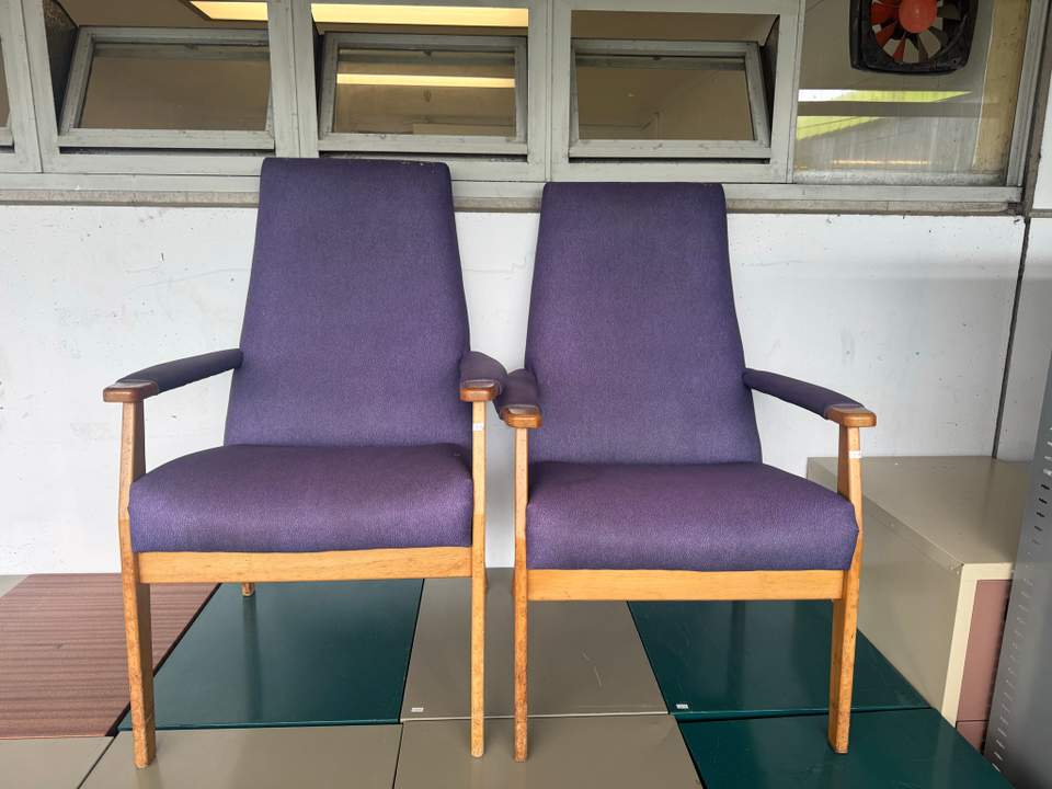 Huge drop of office chairs in, real good quality, most $20.