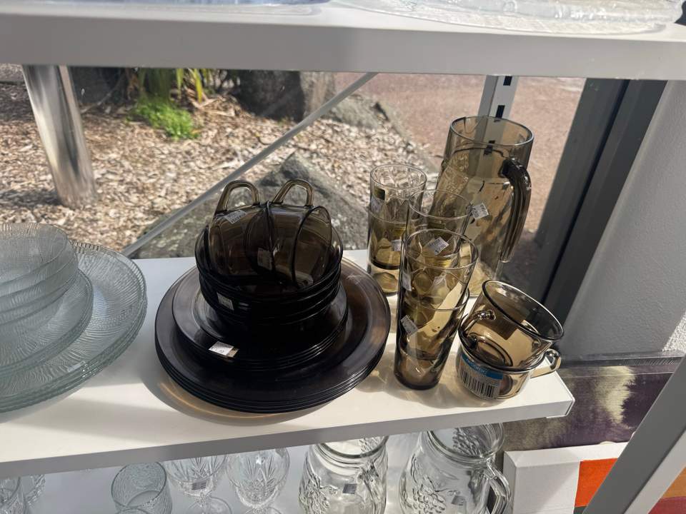 Little store but great stuff in and affordable. Overstocked on tempered glass dinnerware, Clive Cussler, Wings of Fire and Jodi Picoult books if that’s your thing.