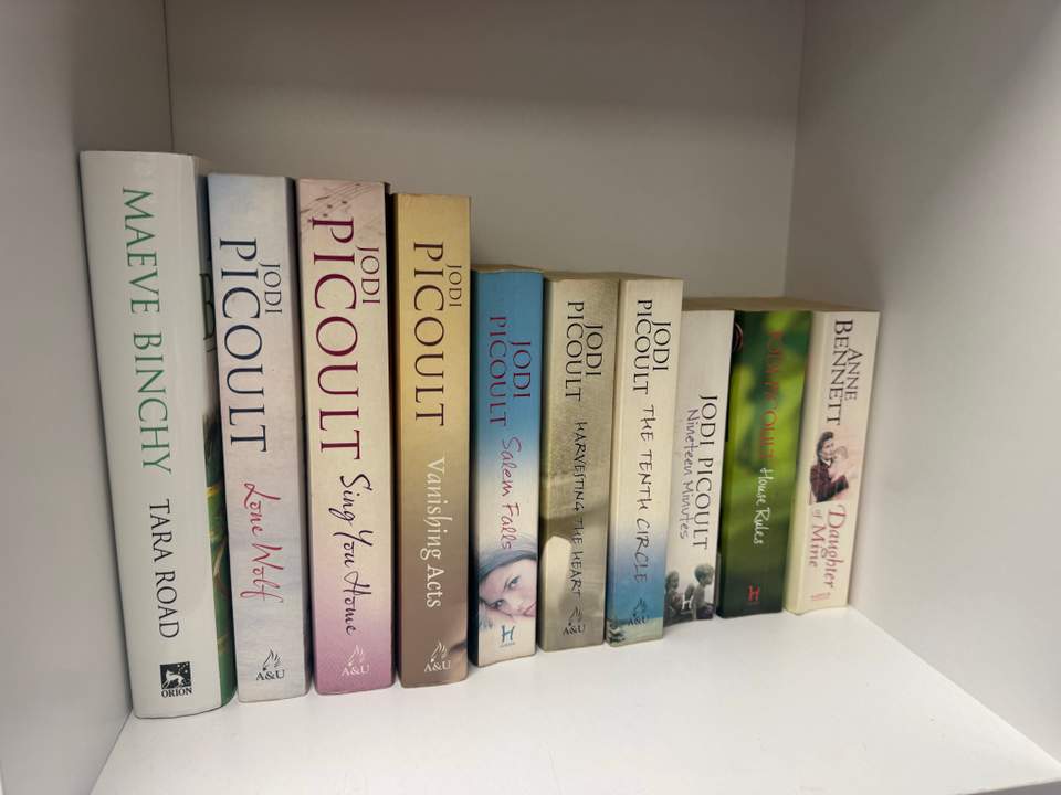 Little store but great stuff in and affordable. Overstocked on tempered glass dinnerware, Clive Cussler, Wings of Fire and Jodi Picoult books if that’s your thing.