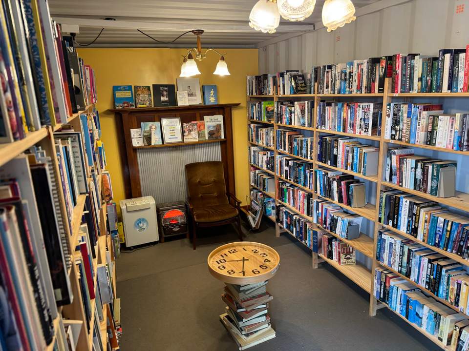 There’s only one op shop in town but it’s so amazing you don’t need more. Heaps of little containers with stuff; this is the place to get a pair of skis, boots and camping gear for an absolute bargain