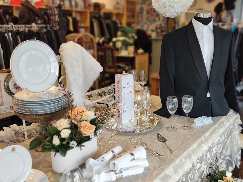 Check out Hospice Wairarapa – Greytown Shop in Greytown