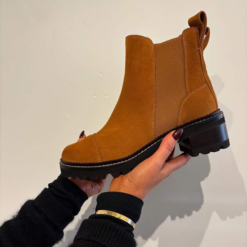 Check out To Be Continued Preloved Clothing… Another Chapter in Strowan