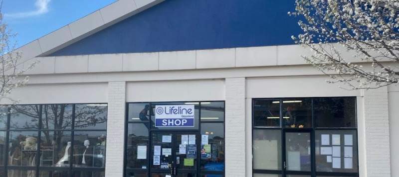 Check out Lifeline Gippsland Shop - Morwell in Morwell