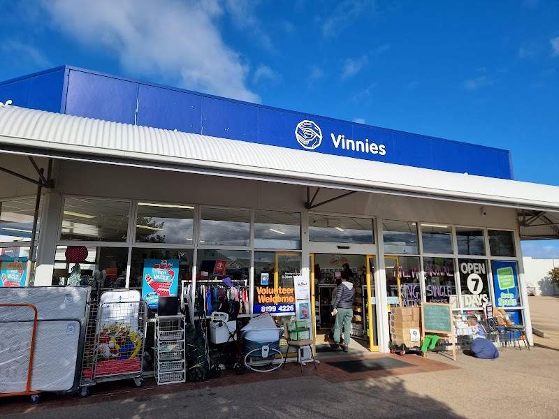Check out Vinnies Lakes Entrance in LAKES ENTRANCE