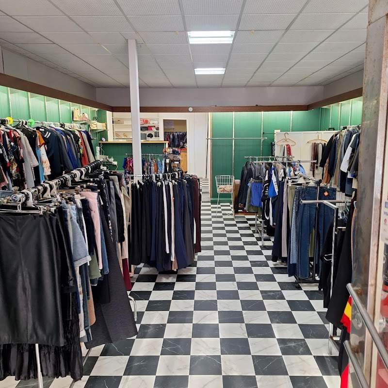 Check out Bee’s Boutique Kapunda in Kapunda