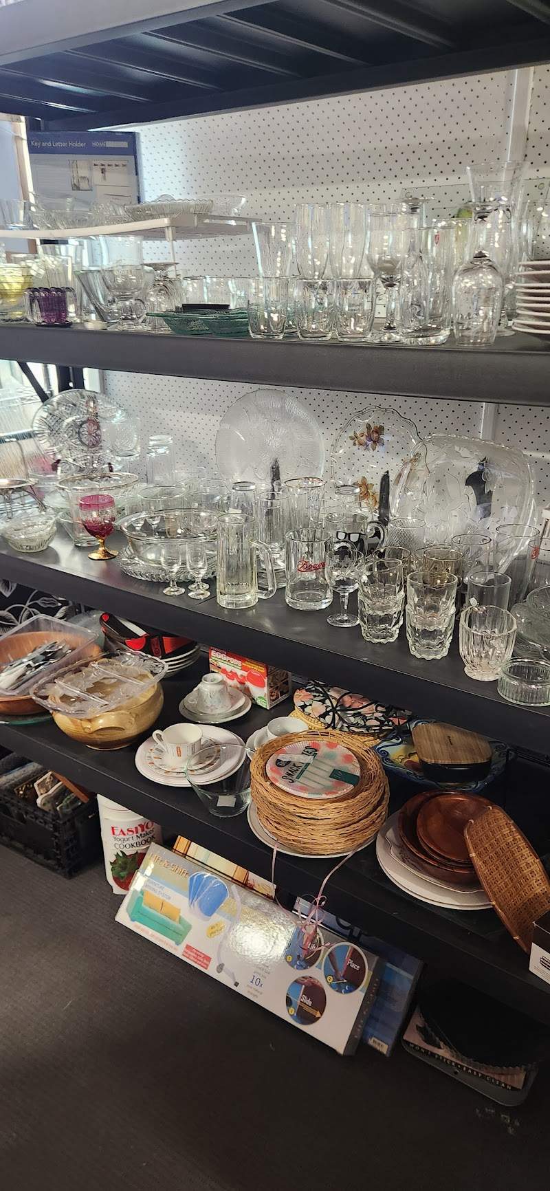 Check out Inglewood ambulance op shop in Inglewood