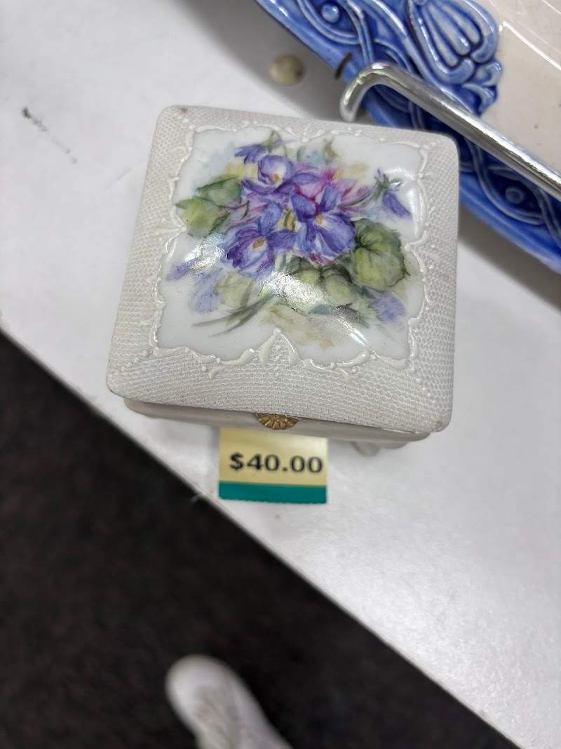 Check out Vinnies Narrabundah in NARRABUNDAH