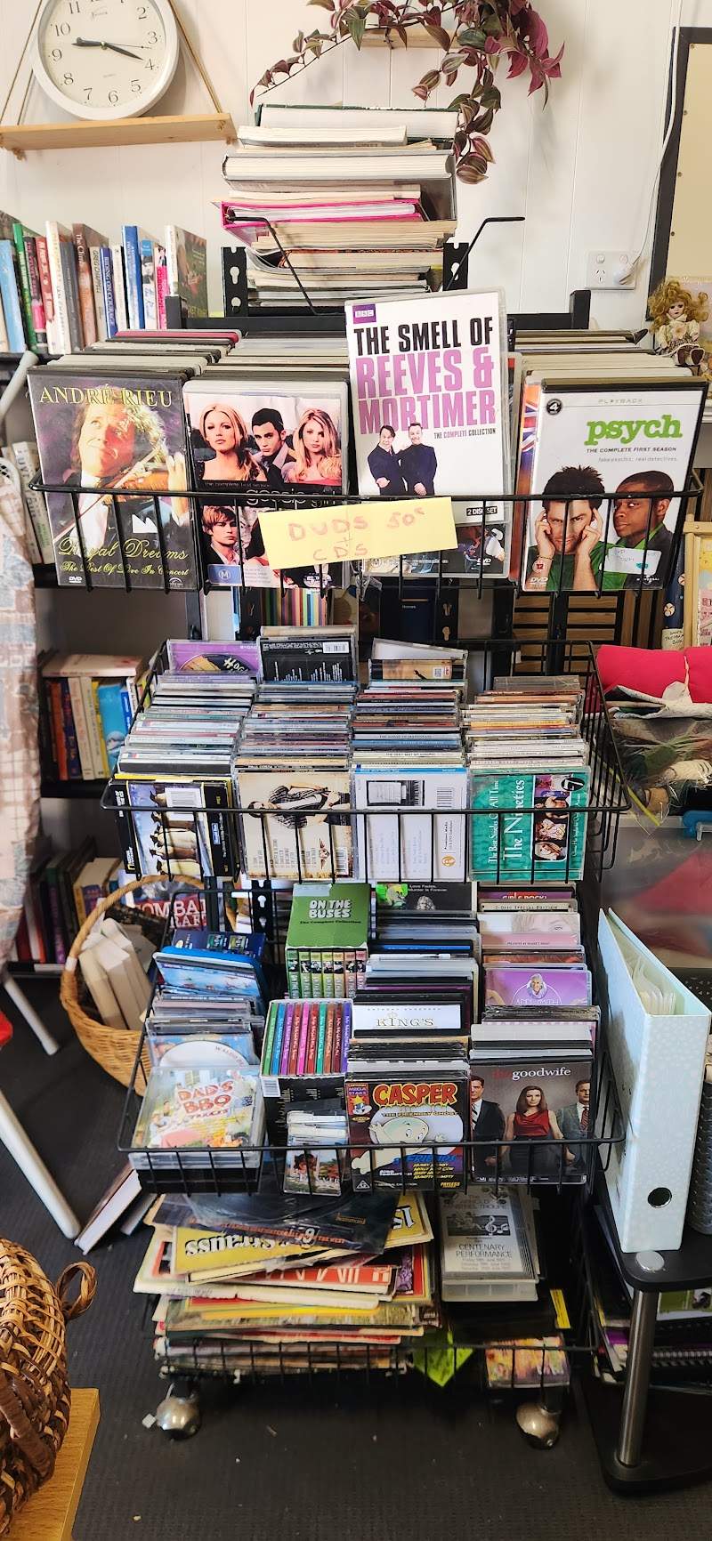 Check out Inglewood ambulance op shop in Inglewood