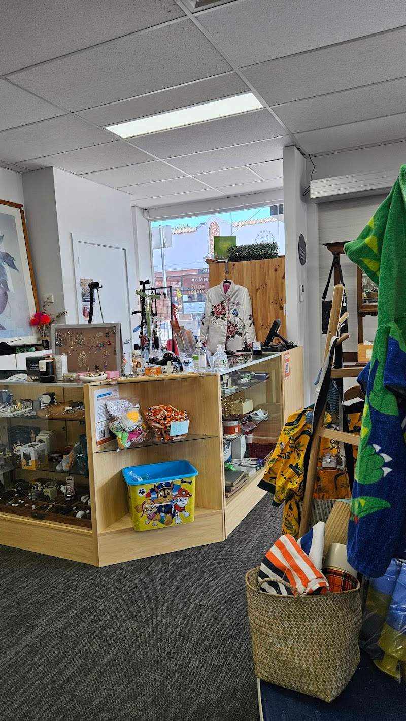 Check out Family Life: Cheltenham Opportunity Shop in Bayside Melbourne