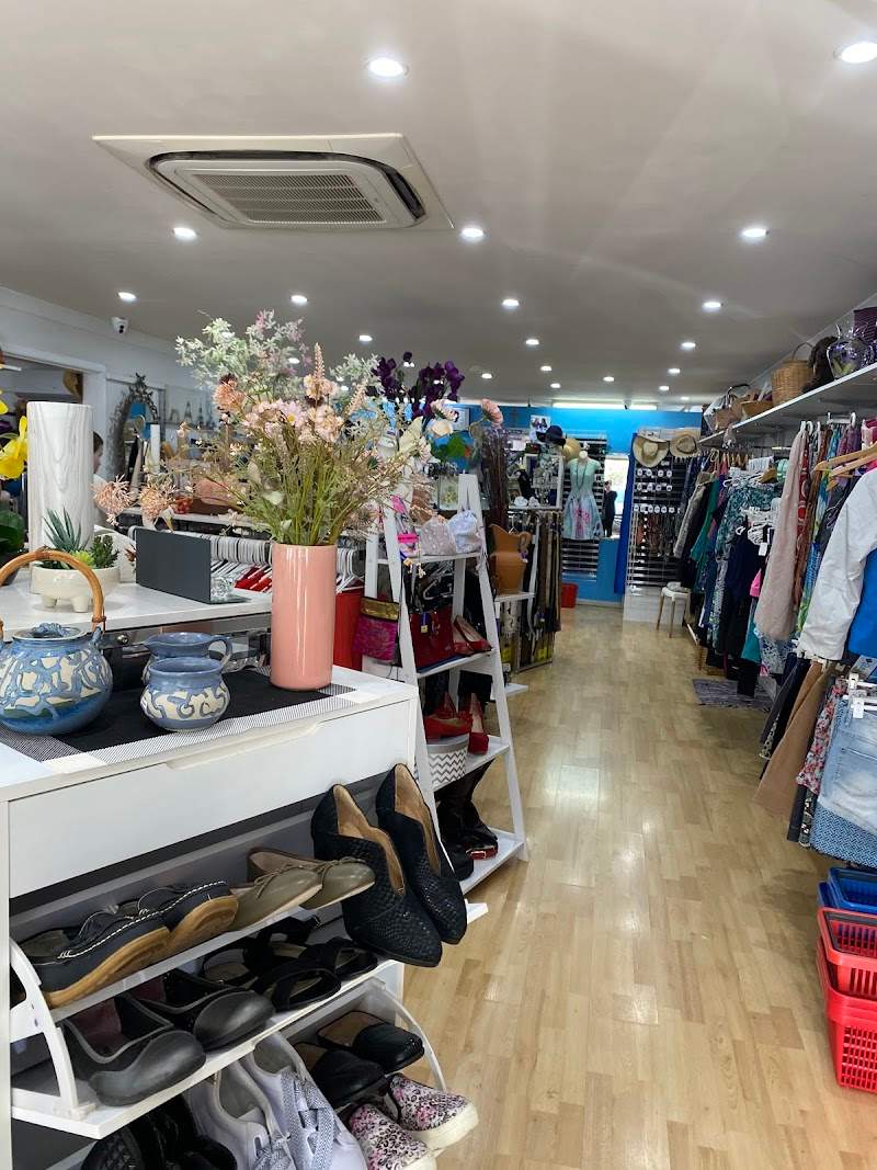 Check out Vinnies Dural in DURAL