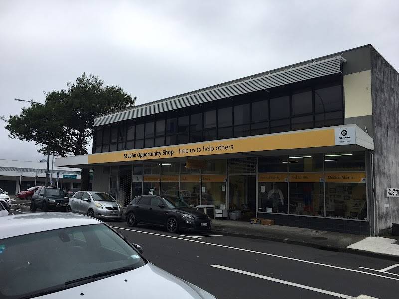 Hato Hone St John Op Shop Petone, photo 1 of 5