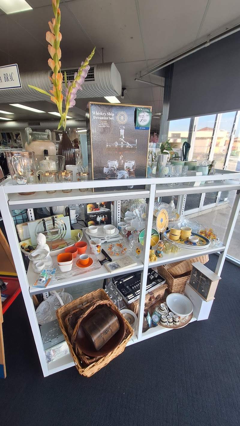 Check out Vinnies Clayton in CLAYTON