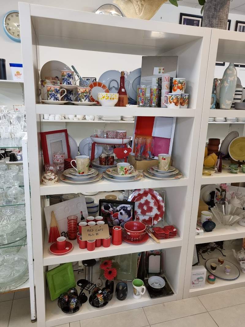 Check out Vinnies Airlie Beach in Cannonvale