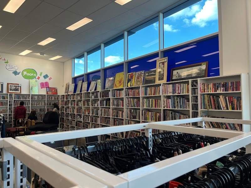 Check out Vinnies Coolaroo in COOLAROO