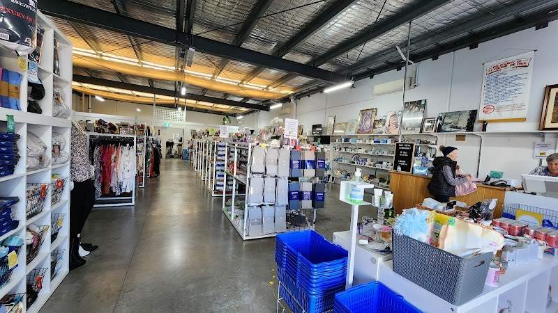 Check out Vinnies Briar Hill in BRIAR HILL
