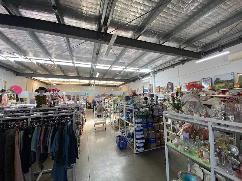 Check out Vinnies Briar Hill in BRIAR HILL