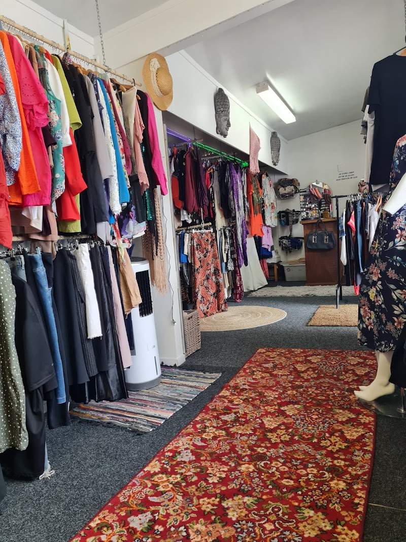 Check out Curated Clothing in Kihikihi