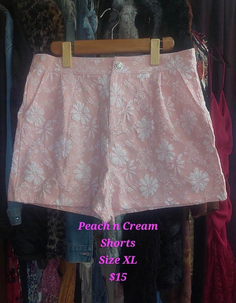 Check out Jenny's Joint Recycled Fashion Boutique in Pōhara