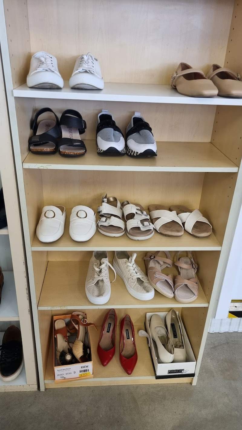 Check out Warwick Shop (A Lifeline Darling Downs Op-Shop) in Warwick