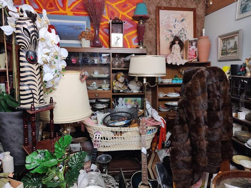 Check out Laurieton General Store, Pawn Broker, Second Hand, Antiques and Collectibles in Laurieton