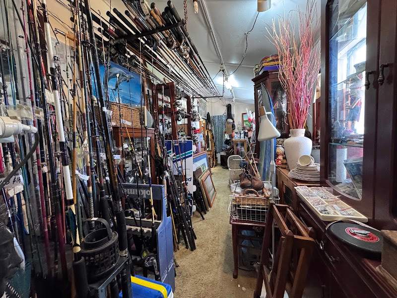 Check out Laurieton General Store, Pawn Broker, Second Hand, Antiques and Collectibles in Laurieton