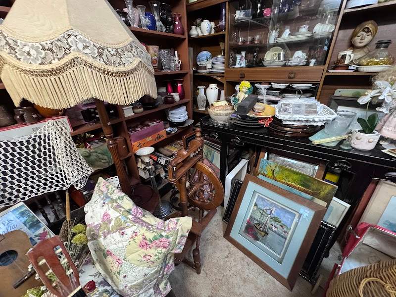 Check out Laurieton General Store, Pawn Broker, Second Hand, Antiques and Collectibles in Laurieton