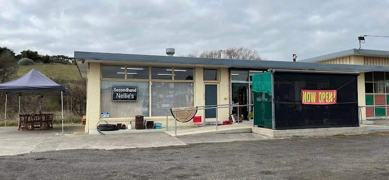 Check out SeconhandNellie’s in Kilmore