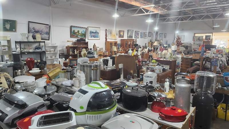 Check out D & D Secondhand Furniture in Wairoa