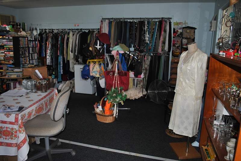 Check out Rollingstone Community Centre Op Shop in Rollingstone