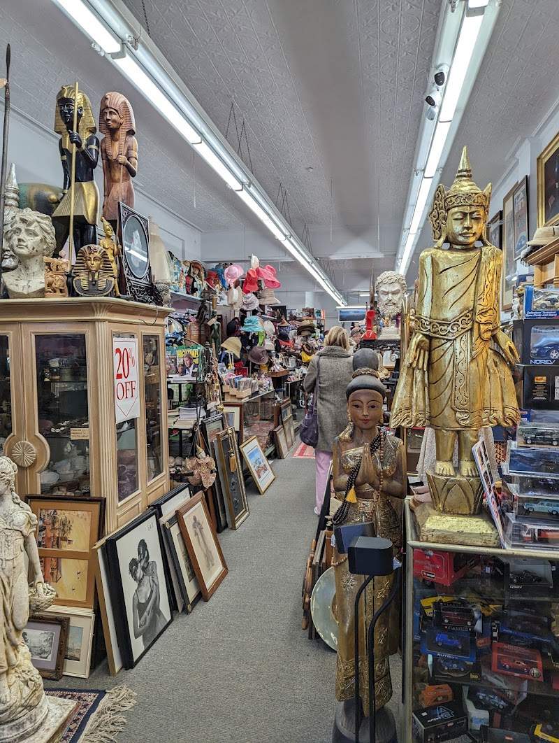 Check out Memento Vintage & Antiques in Katoomba