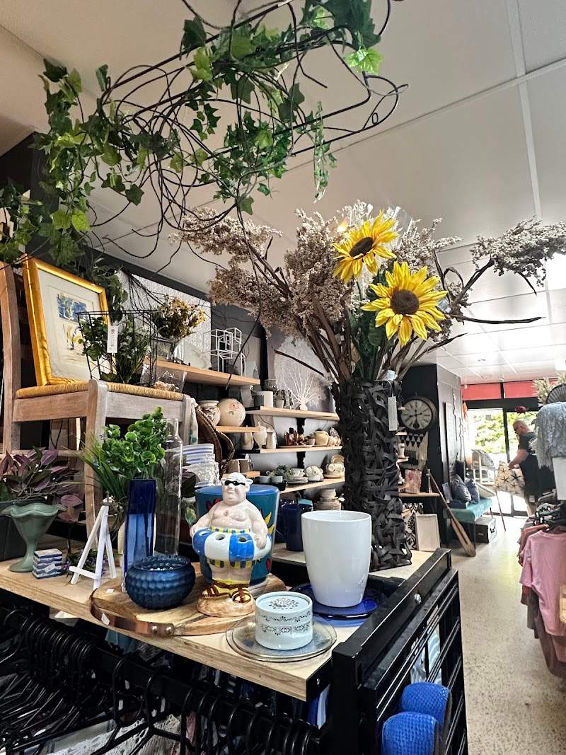 Check out Vinnies Cowes in COWES