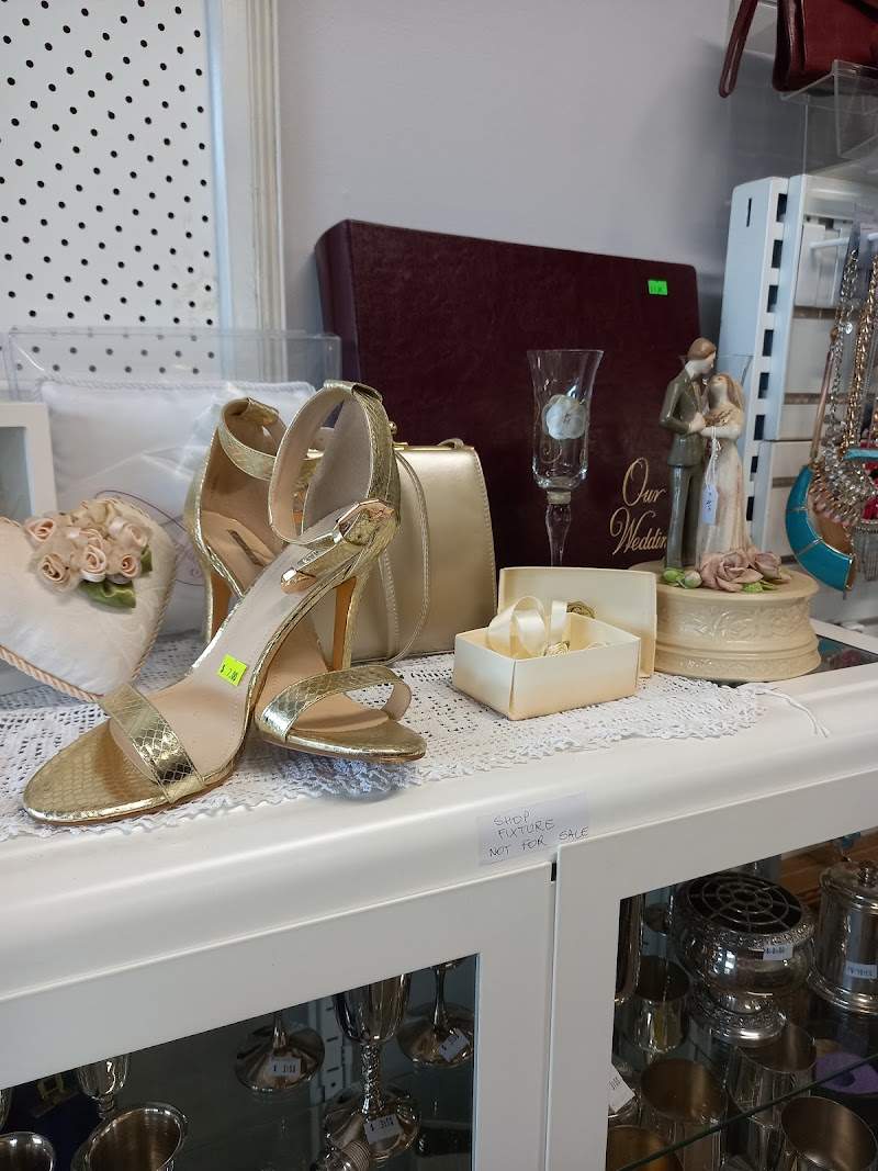 Check out Monash Rotary Op Shop Mount Waverley in Mount Waverley