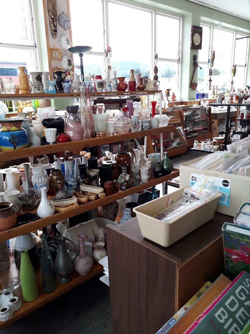 Check out Somebody's Treasures in Murchison