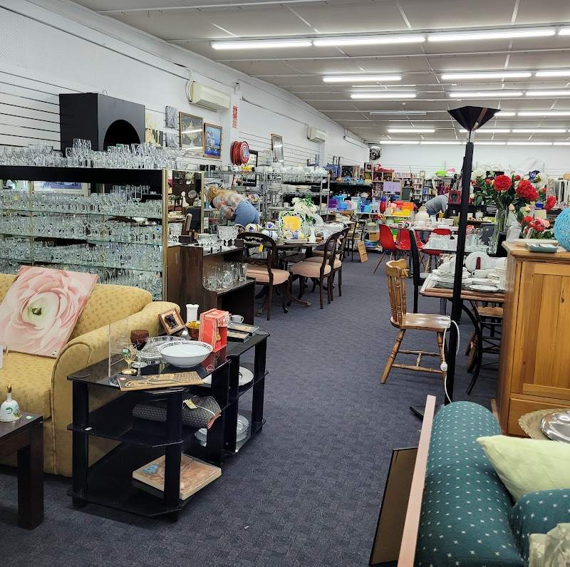 Check out Te Omanga Hospice Shop Upper Hutt in Upper Hutt