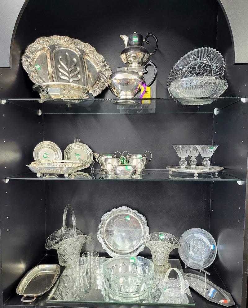 Check out Te Omanga Hospice Shop Upper Hutt in Upper Hutt
