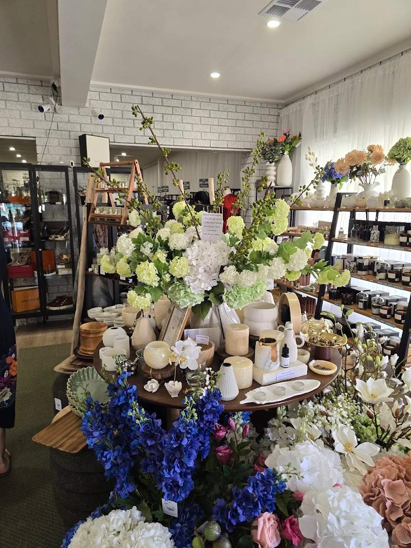 Check out the one preloved fashion Hahndorf in Hahndorf