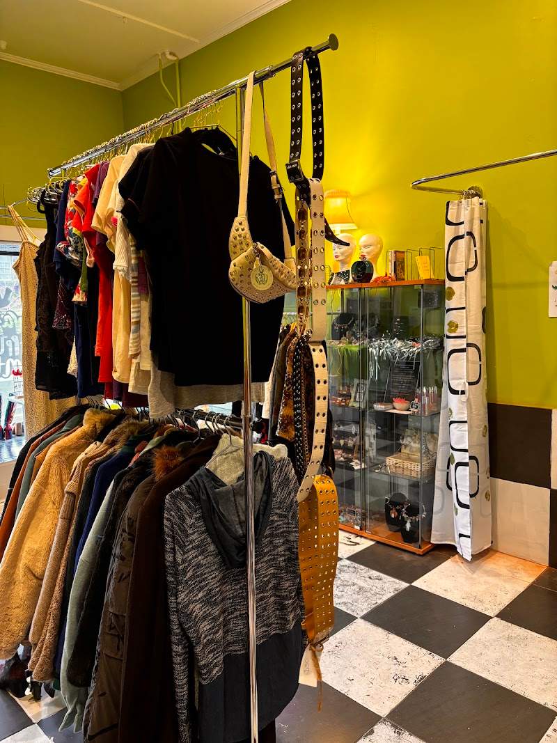 Check out WAXY APPLES VINTAGE in Elsternwick