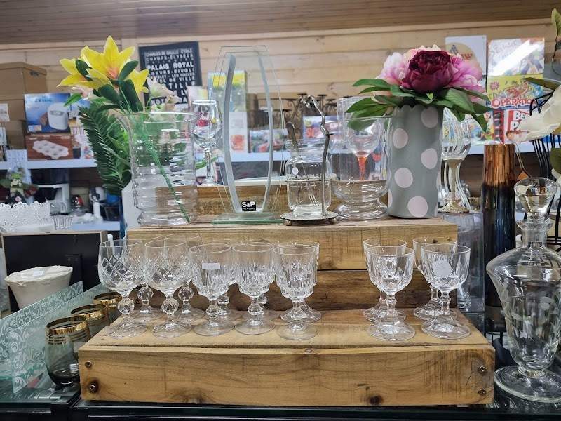 Check out Purton Place Preloved Shop in Pakenham